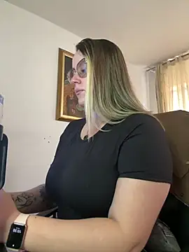Snapshot of CurvyLust_x chatting on May 2026 03:31:01 PM CurvyLust x online show from May 2026 03:31:01 PM