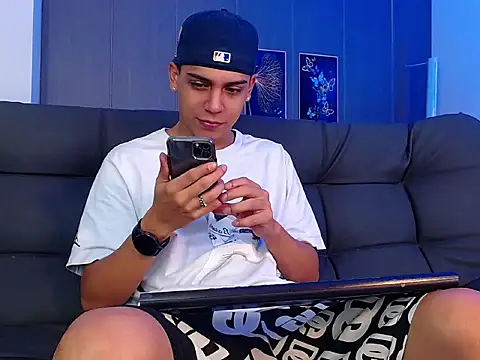 Snapshot of david_santos16 chatting on October 2025 12:20:01 AM david santos16 online show from October 2025 12:20:01 AM