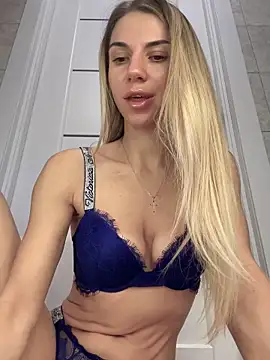 Snapshot of Prettie_Katrin chatting on November 2025 11:01:02 AM Prettie Katrin online show from November 2025 11:01:02 AM