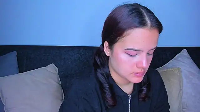 sweet lily26 online show from November 2025 05:17:01 AM