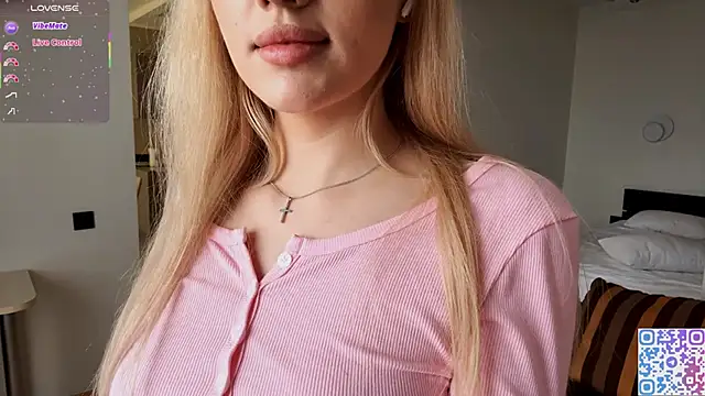 Snapshot of DestinyTurner chatting on November 2025 07:14:01 AM DestinyTurner online show from November 2025 07:14:01 AM