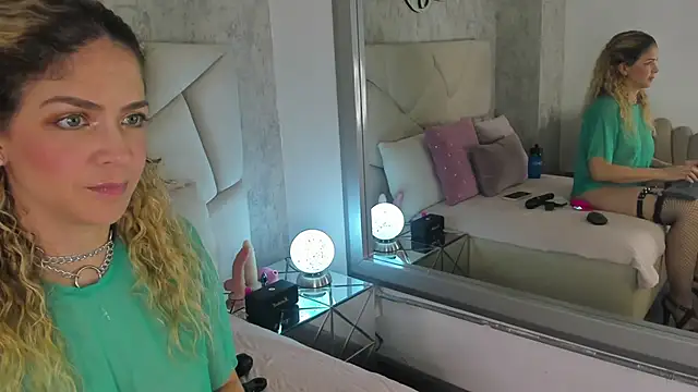 Velora   online show from December 2025 03:48:01 AM