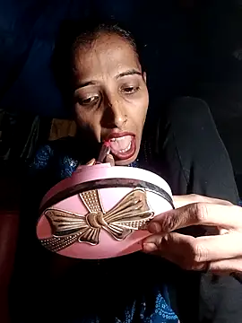 Snapshot of Pinki_thakur_1 chatting on October 2025 03:56:02 PM Pinki thakur 1 online show from October 2025 03:56:02 PM