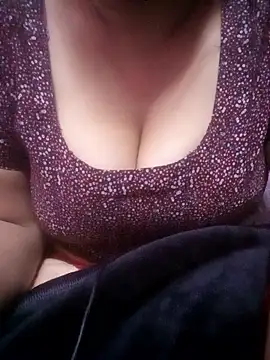 TINASONI online show from November 2025 12:38:01 PM