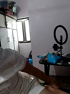 linda bae00 online show from October 2025 07:52:02 AM