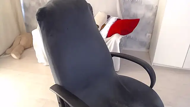 Snapshot of AdelinaLawson chatting on September 2025 09:34:02 AM AdelinaLawson online show from September 2025 09:34:02 AM