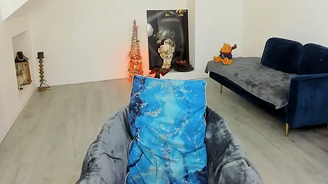 Ranya Evy online show from December 2025 04:35:02 PM