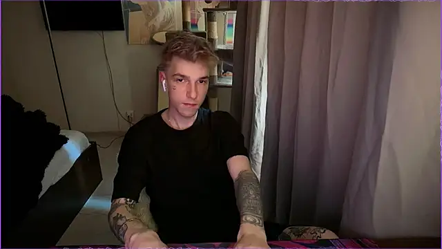 Snapshot of davesinner chatting on May 2026 05:36:02 AM davesinner online show from May 2026 05:36:02 AM