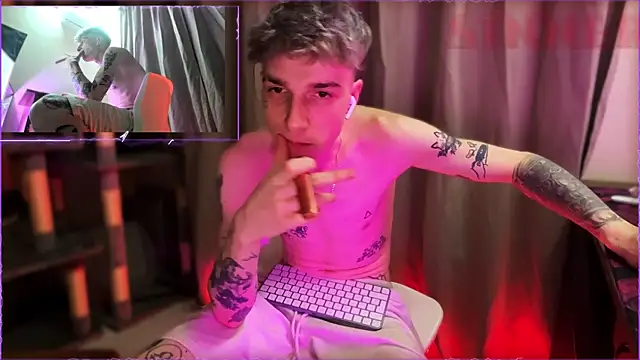 Snapshot of davesinner chatting on May 2026 08:36:02 PM davesinner online show from May 2026 08:36:02 PM
