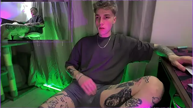 Snapshot of davesinner chatting on May 2026 02:39:01 AM davesinner online show from May 2026 02:39:01 AM
