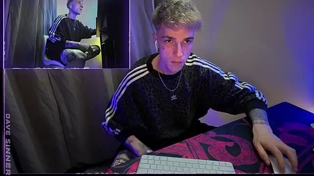 Snapshot of davesinner chatting on May 2026 09:01:02 PM davesinner online show from May 2026 09:01:02 PM
