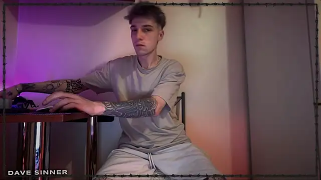 Snapshot of davesinner chatting on May 2026 10:17:01 PM davesinner online show from May 2026 10:17:01 PM
