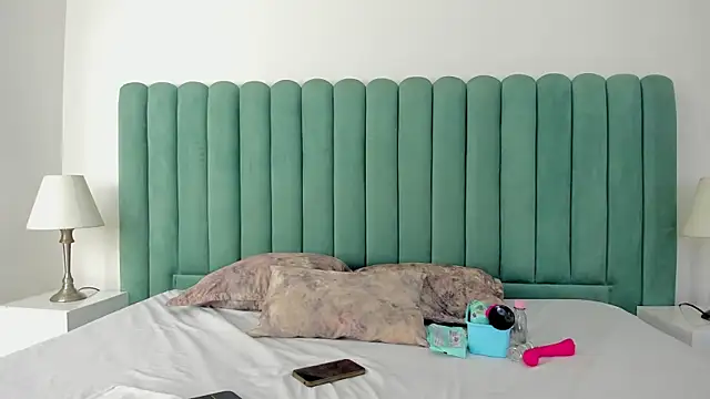 Snapshot of EmilyHanks_ chatting on November 2025 10:47:01 PM EmilyHanks online show from November 2025 10:47:01 PM