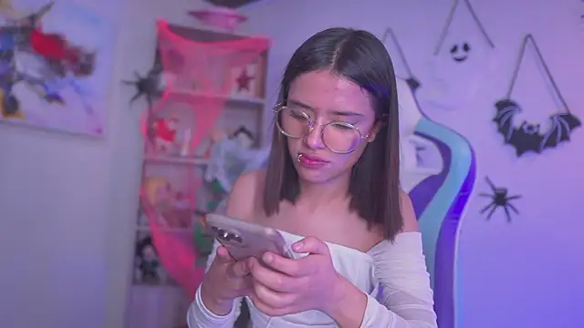 Lana Dreams  online show from October 2025 01:28:01 AM