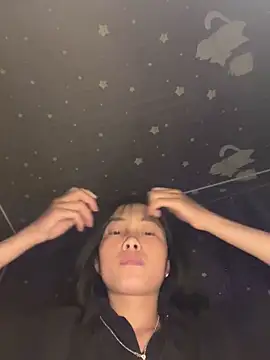 EmLy02 online show from April 2026 12:51:02 PM