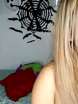 Emily  Hott online show from October 2025 02:42:02 AM