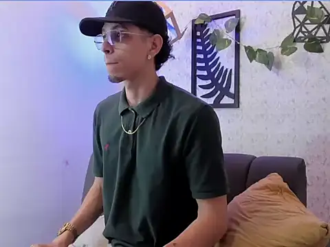 nicolai drake online show from October 2025 01:04:02 AM