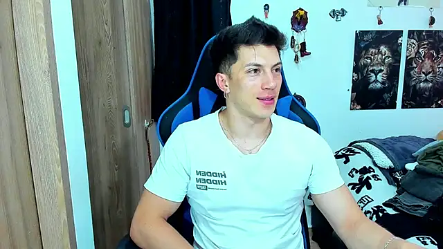 Snapshot of javiersexymann chatting on February 2025 10:21:01 PM javiersexymann online show from February 2025 10:21:01 PM