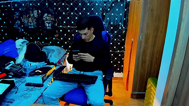 Snapshot of javiersexymann chatting on December 2025 12:31:02 AM javiersexymann online show from December 2025 12:31:02 AM