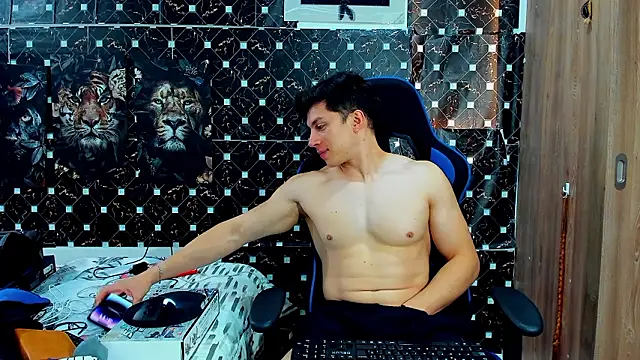 javiersexymann online show from March 2026 08:04:02 PM