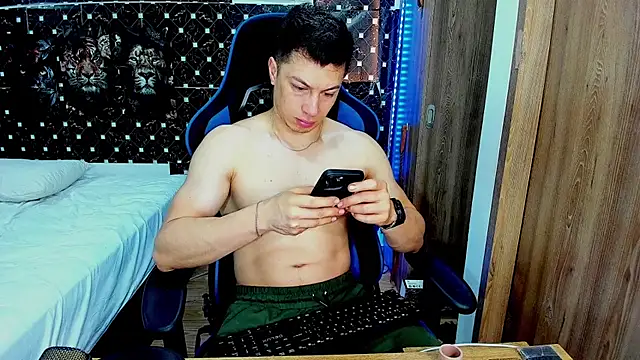 Snapshot of javiersexymann chatting on July 2026 04:36:01 PM javiersexymann online show from July 2026 04:36:01 PM