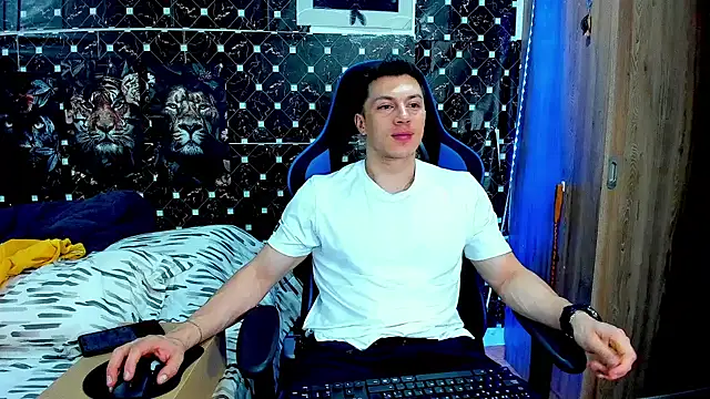 Snapshot of javiersexymann chatting on July 2026 04:33:02 AM javiersexymann online show from July 2026 04:33:02 AM