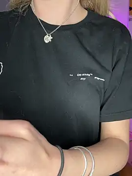 emilypeperoni online show from April 2026 05:54:01 PM