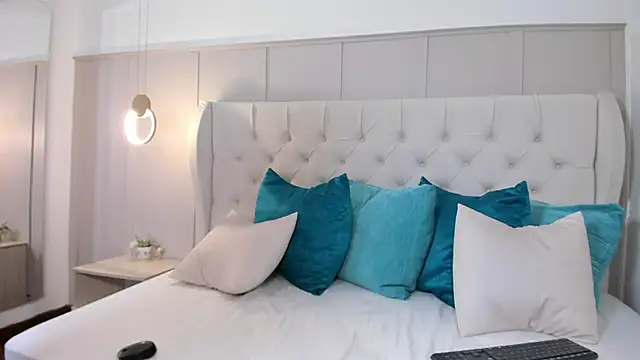 mae lyra online show from November 2025 09:48:01 PM