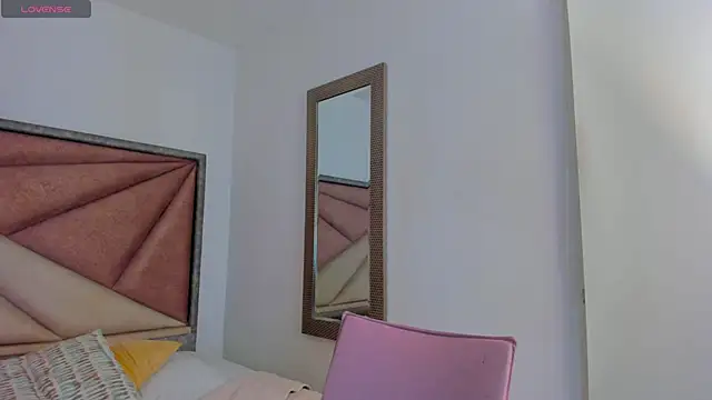 SaraWagner  online show from April 2026 12:11:02 AM