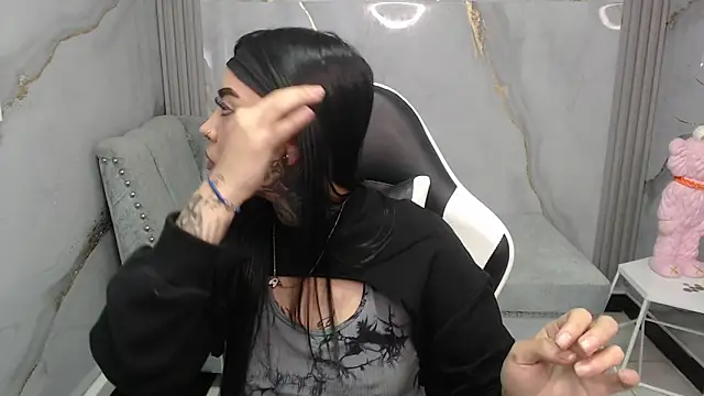 Ashley Blum v online show from November 2025 08:08:02 PM