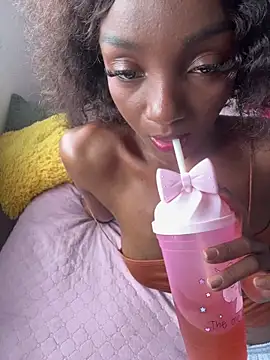 Keirahartz online show from April 2026 06:16:02 PM