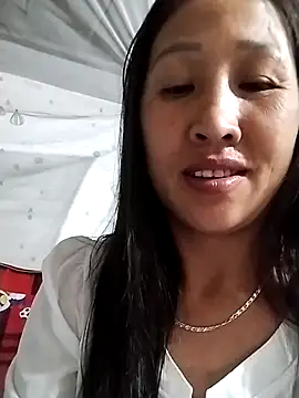 cute love00 online show from February 2026 01:22:01 PM