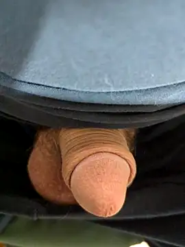 Snapshot of Sweethoneygun chatting on September 2025 03:26:01 PM Sweethoneygun online show from September 2025 03:26:01 PM