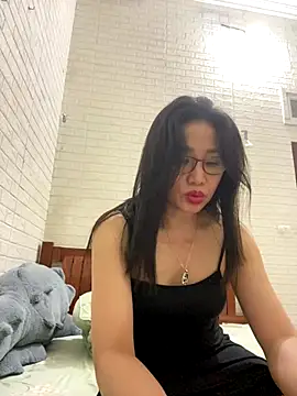 Snapshot of Vitamin_sexy chatting on October 2025 01:00:02 PM Vitamin sexy online show from October 2025 01:00:02 PM