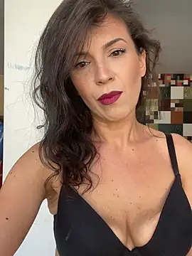 AlyaRei online show from June 2026 12:14:02 PM