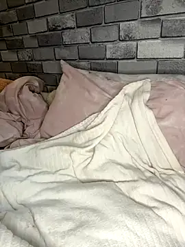 Poppy frankie online show from November 2025 07:01:02 PM