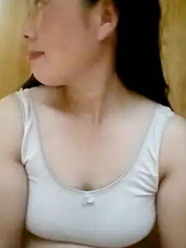 Snapshot of LyyChac chatting on December 2025 05:37:02 AM LyyChac online show from December 2025 05:37:02 AM