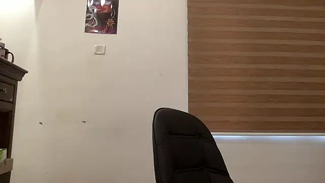 LucytheDevilQueen online show from December 2025 03:00:02 AM