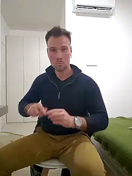 mrlyuis online show from November 2025 08:22:01 PM