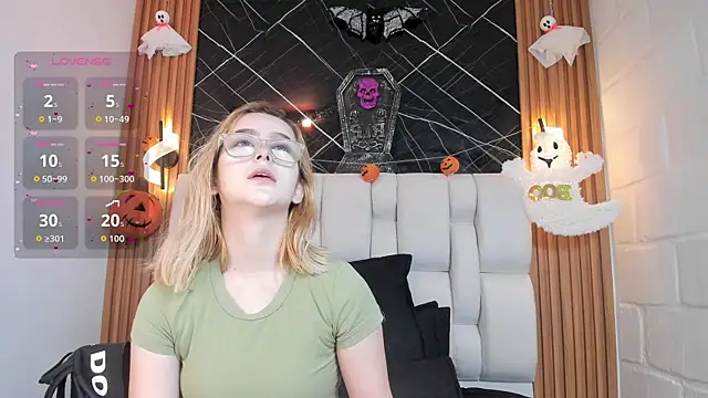 kristal joi dl online show from October 2025 01:01:02 PM