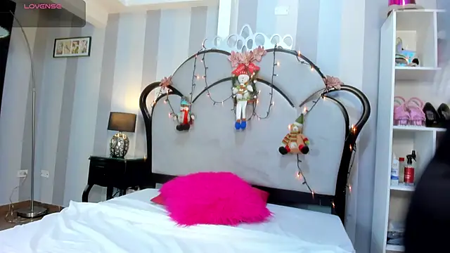 MiaAmore  online show from December 2025 03:29:01 PM