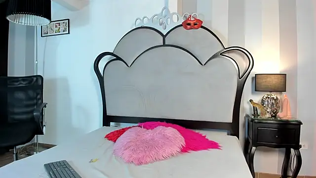Snapshot of MiaAmore_ chatting on July 2026 01:36:01 PM MiaAmore online show from July 2026 01:36:01 PM