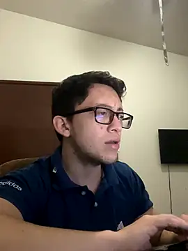 Snapshot of Amauri1147 chatting on December 2025 01:00:01 AM Amauri1147 online show from December 2025 01:00:01 AM