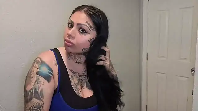 chicanachic13 online show from November 2025 02:25:01 AM