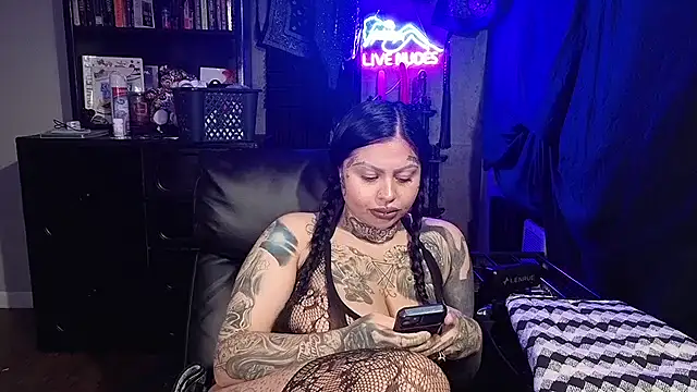 chicanachic13 online show from March 2026 08:49:01 AM