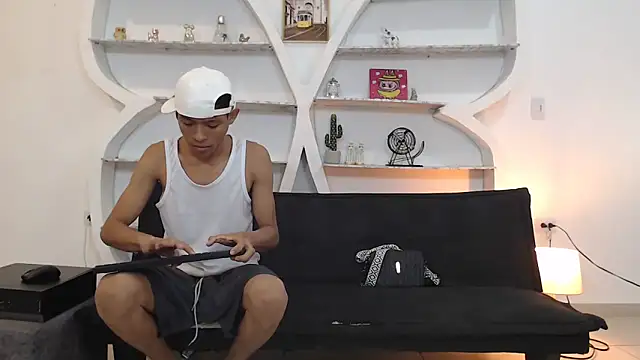 BEAUTY BOYS1 online show from November 2025 07:08:01 AM