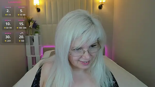 Hella Fabel online show from June 2026 01:28:02 AM