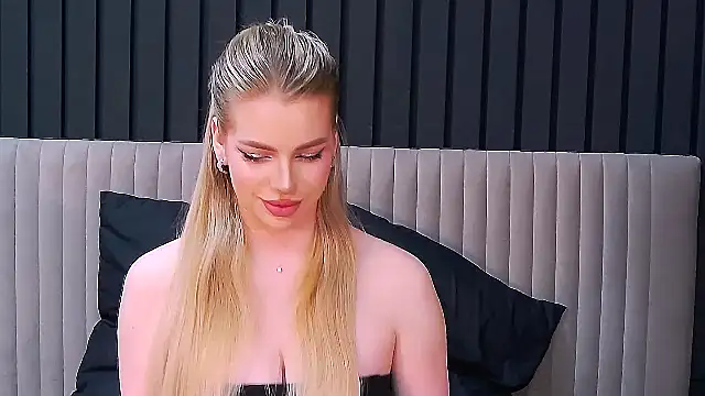 MilanaCeleste online show from November 2025 06:10:02 PM