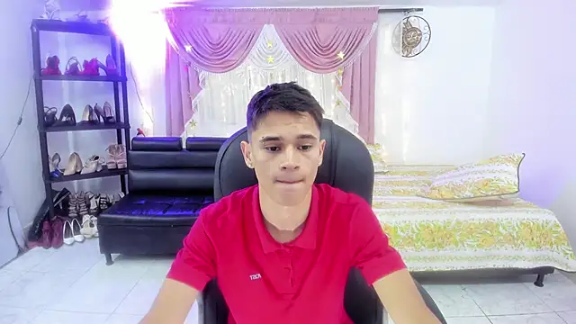 Aron Boyy online show from September 2025 07:36:01 PM