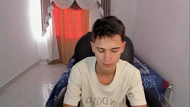 Aron Boyy online show from November 2025 09:46:02 PM